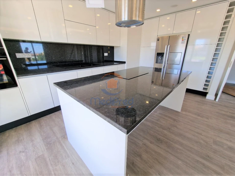 Apartamento T2 para Venda em Ramada e Caneças Foto 2