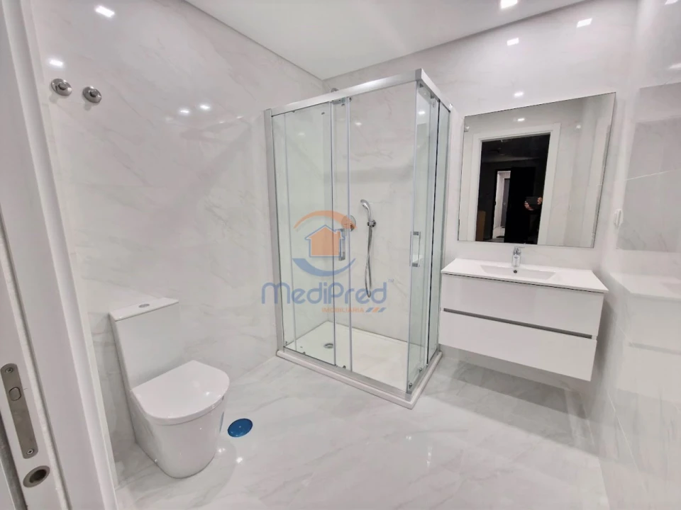 Apartamento T2 para Venda em Ramada e Caneças Foto 15