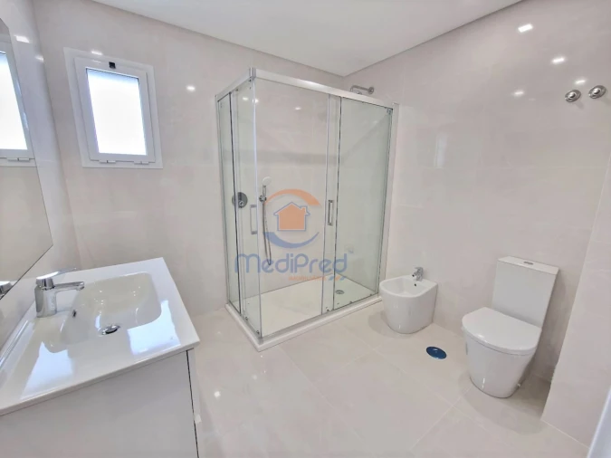 Apartamento T2 para Venda em Ramada e Caneças Foto 11