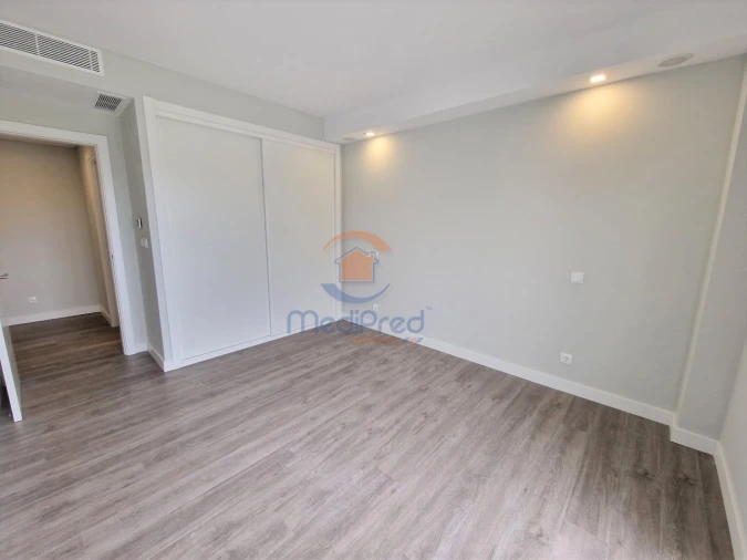 Apartamento T2 para Venda em Ramada e Caneças Foto 13