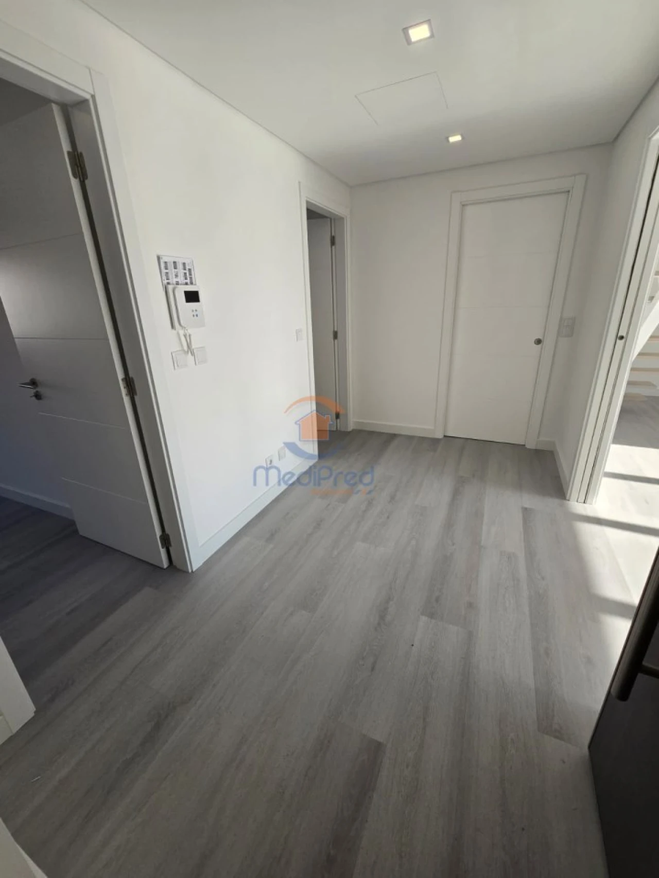 Apartamento T2 para Venda em Ramada e Caneças Foto 9