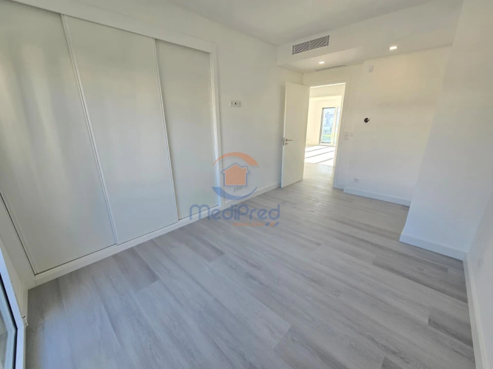Apartamento T2 para Venda em Ramada e Caneças Foto 18