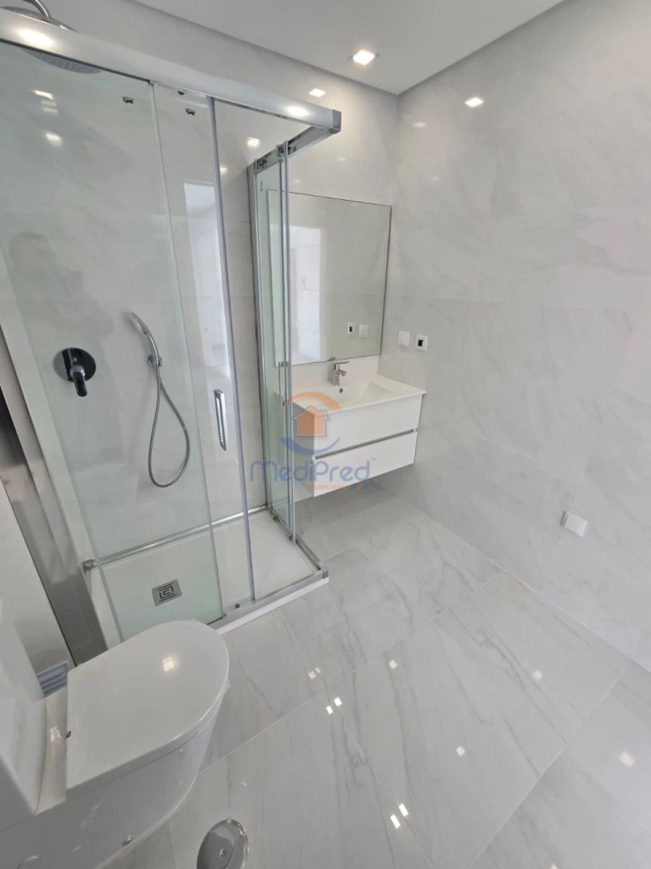 Apartamento T2 para Venda em Ramada e Caneças Foto 16