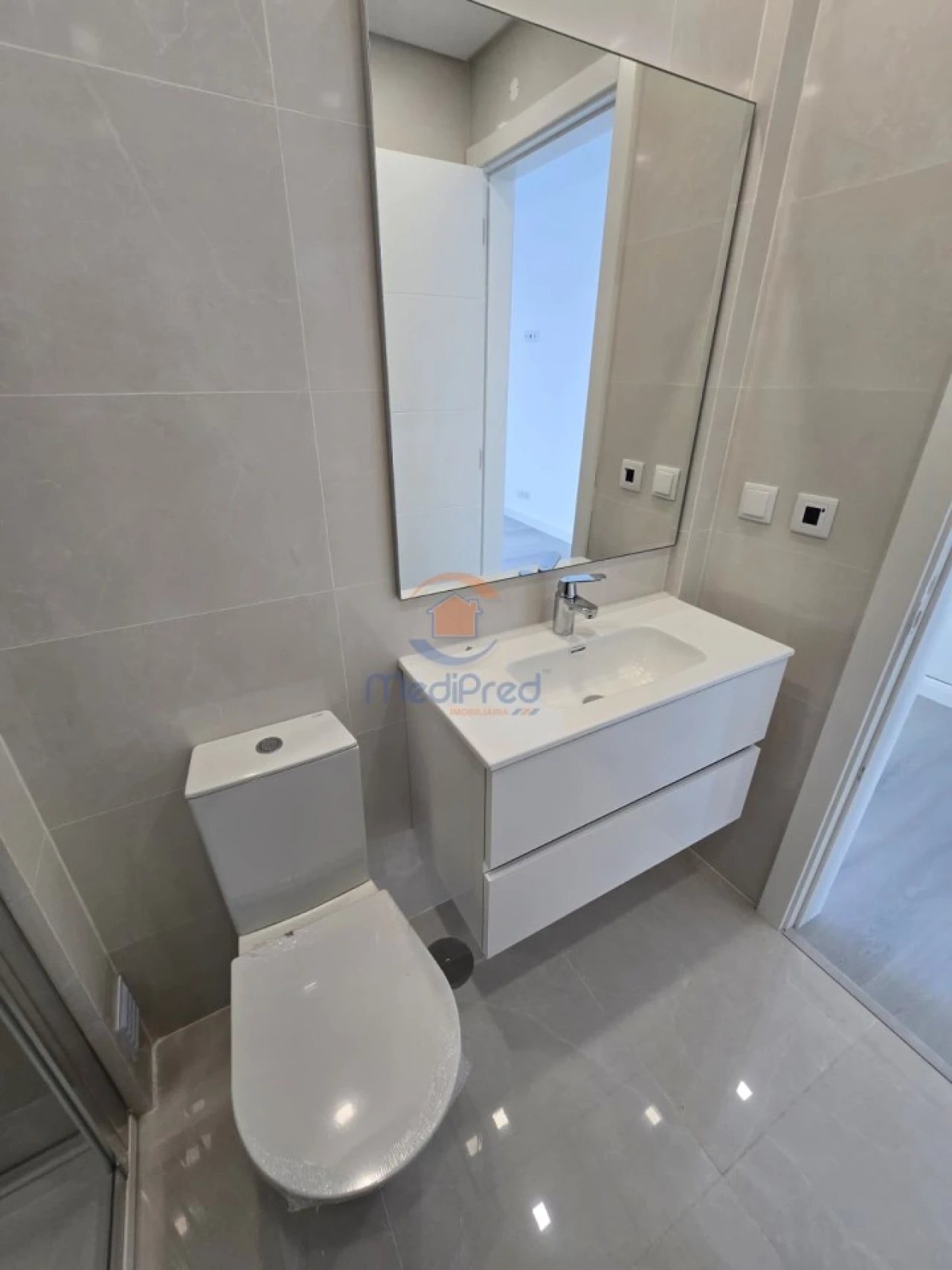 Apartamento T2 para Venda em Ramada e Caneças Foto 23