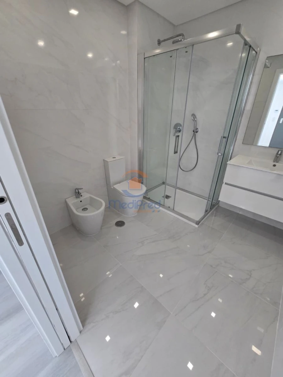 Apartamento T2 para Venda em Ramada e Caneças Foto 15