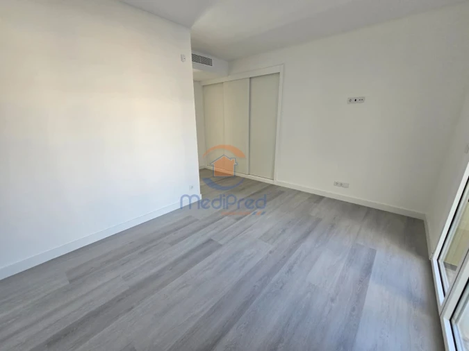 Apartamento T2 para Venda em Ramada e Caneças Foto 13