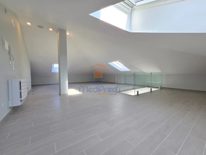 Apartamento T2 para Venda em Ramada e Caneças Foto 24