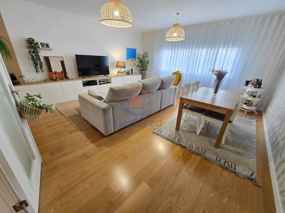 Apartamento T4 para Venda em Ramada e Caneças Foto 1