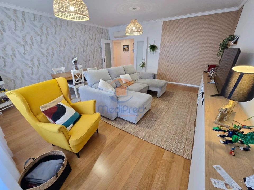 Apartamento T4 para Venda em Ramada e Caneças Foto 2