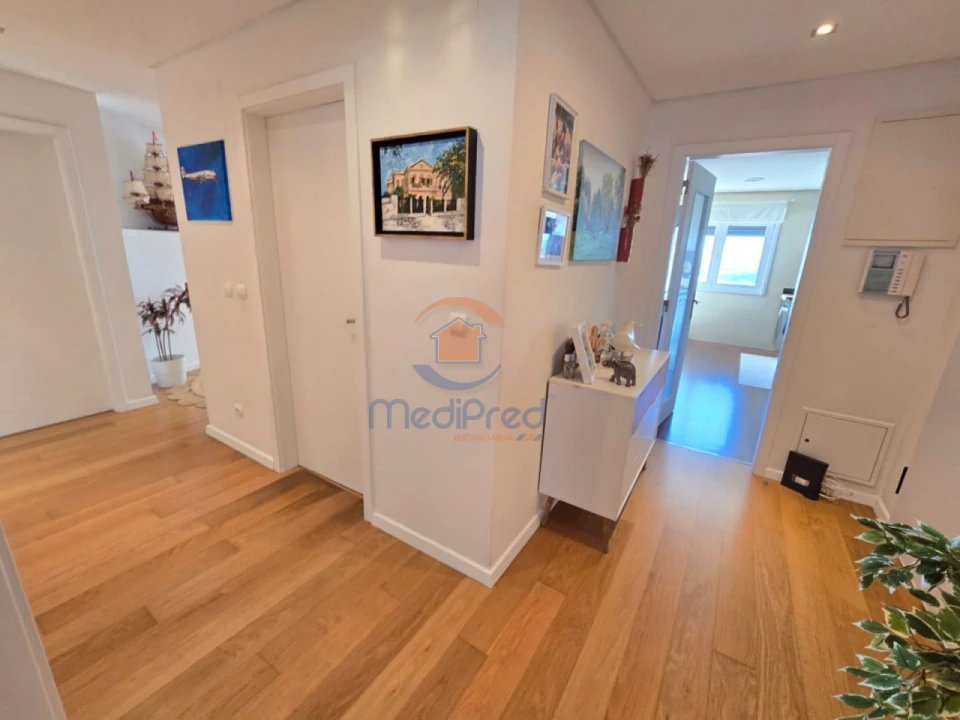 Apartamento T4 para Venda em Ramada e Caneças Foto 6