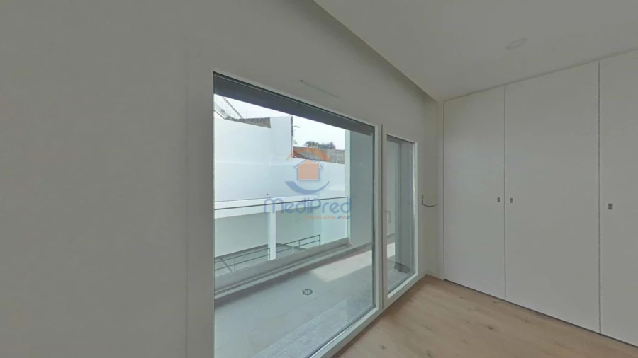 Apartamento T3 para Venda em Santo António dos Cavaleiros e Frielas Foto 11