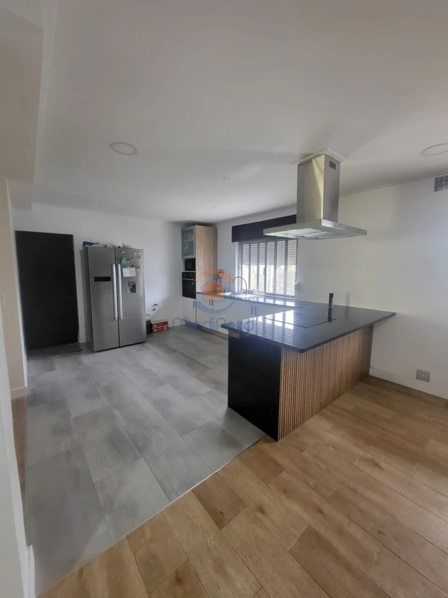 Quinta T6 para Venda em Alhos Vedros Foto 34