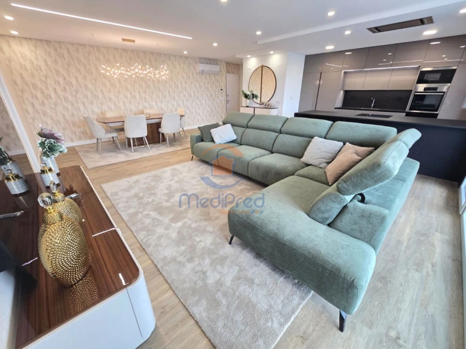 Apartamento T3 para Venda em Pontinha e Famões Foto 5