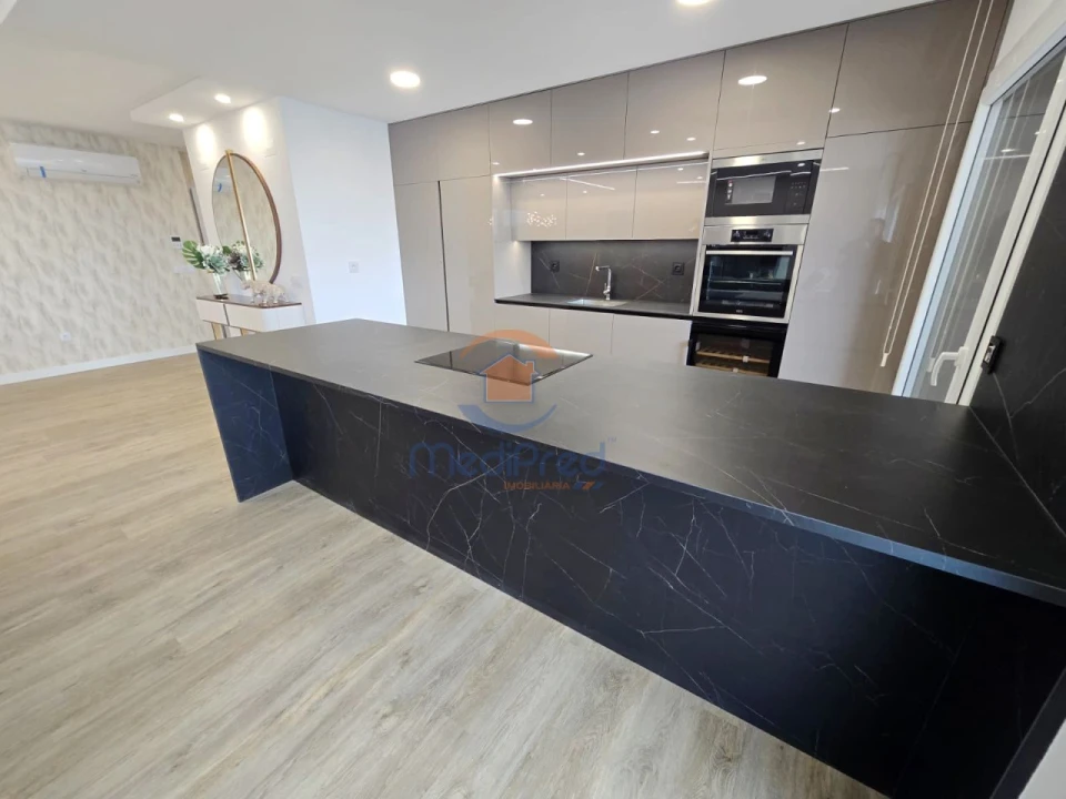 Apartamento T3 para Venda em Pontinha e Famões Foto 9