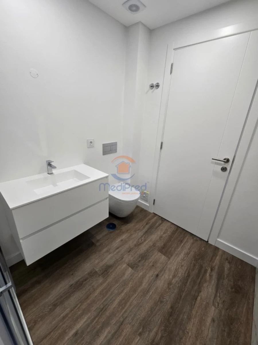 Apartamento T3 para Venda em Pontinha e Famões Foto 34
