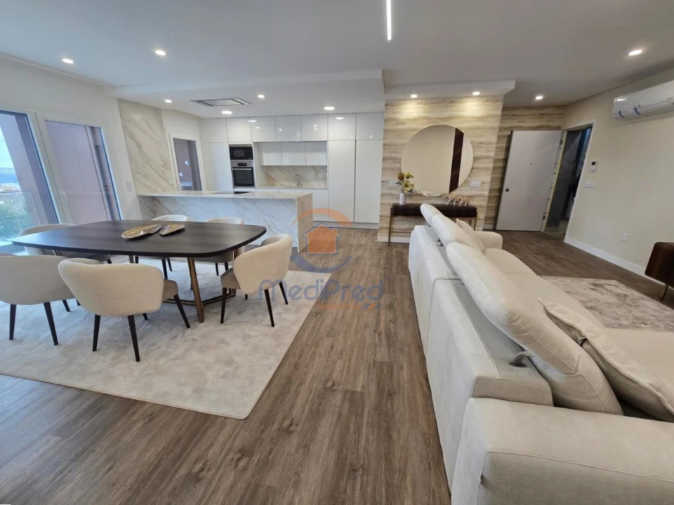 Apartamento T2 para Venda em Pontinha e Famões Foto 4