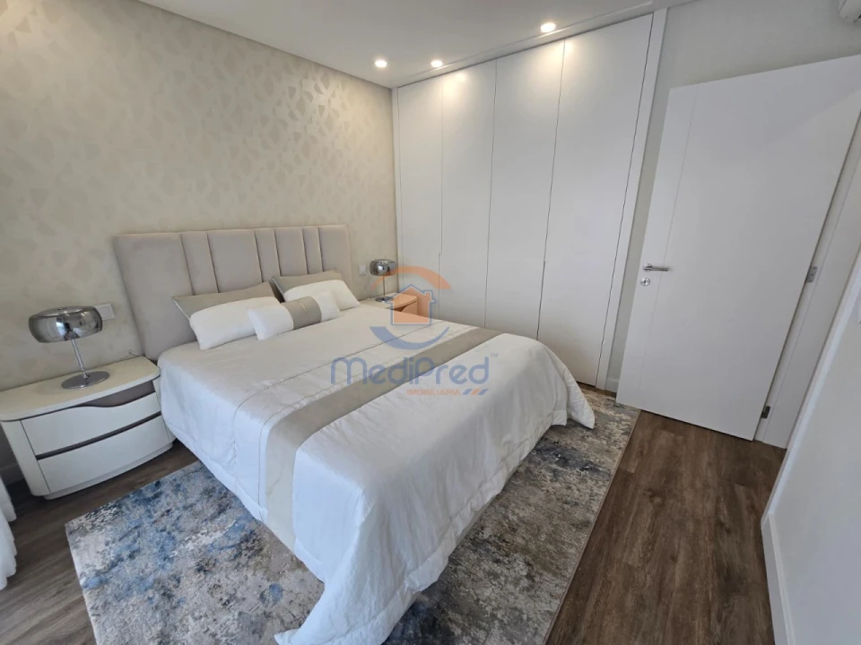 Apartamento T2 para Venda em Pontinha e Famões Foto 21