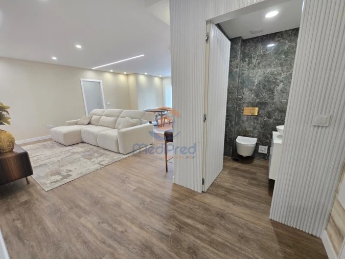 Apartamento T2 para Venda em Pontinha e Famões Foto 2