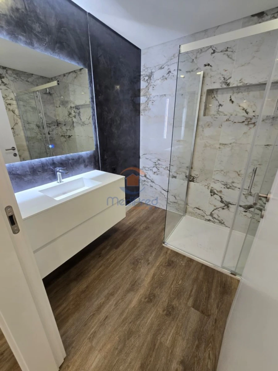 Apartamento T2 para Venda em Pontinha e Famões Foto 23