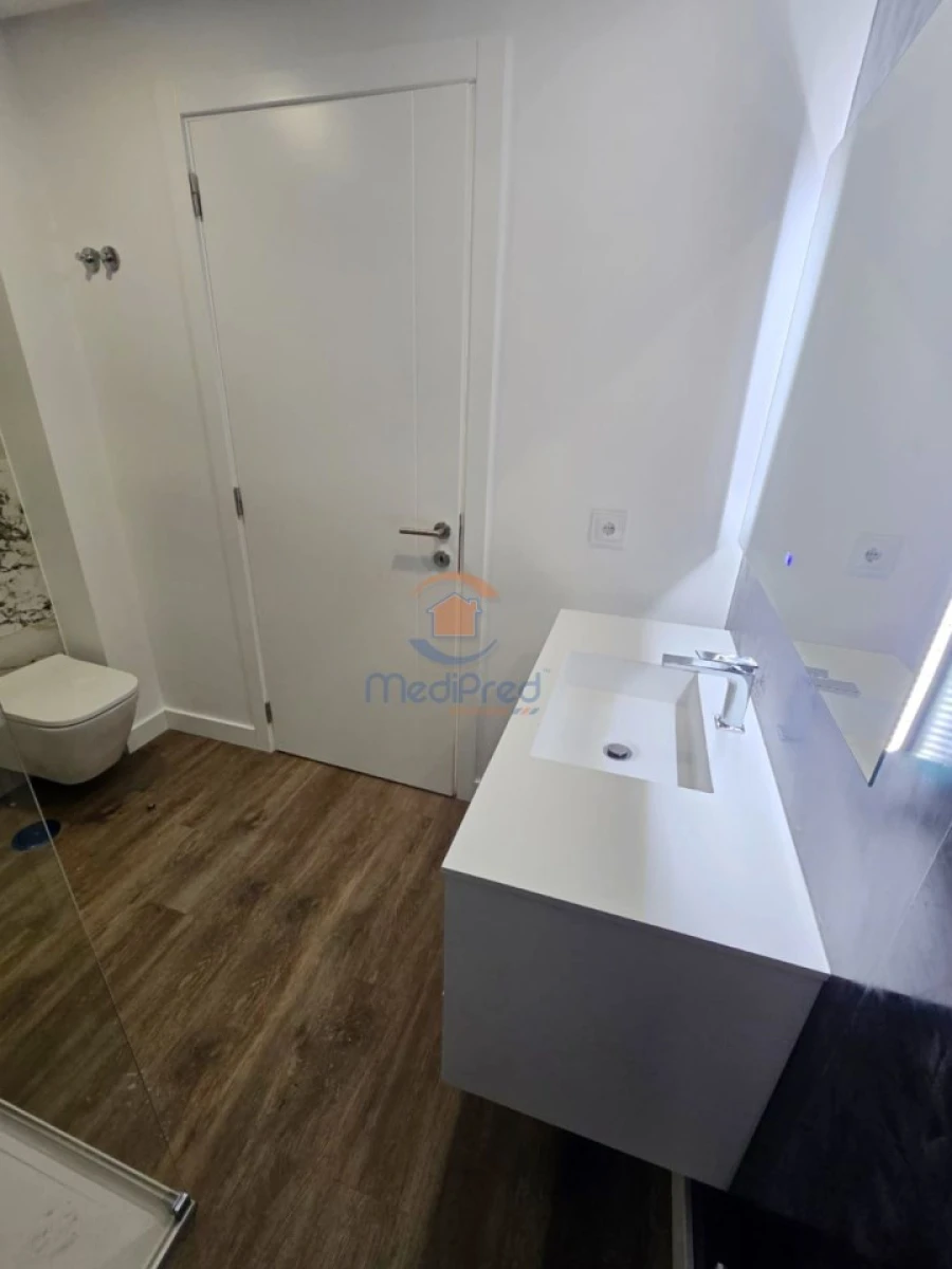 Apartamento T2 para Venda em Pontinha e Famões Foto 25