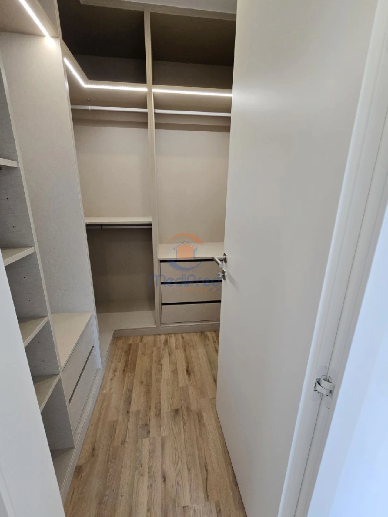 Moradia T4 para Venda em Pontinha e Famões Foto 37