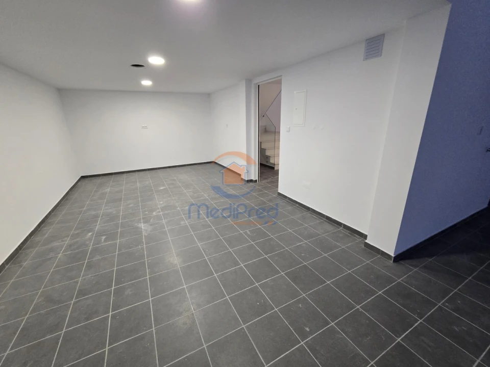 Moradia T4 para Venda em Pontinha e Famões Foto 48