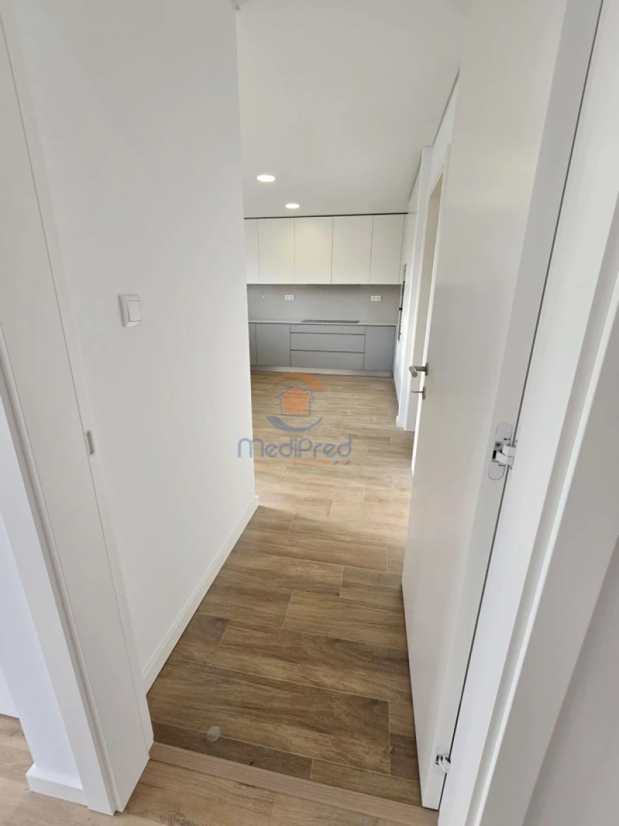 Moradia T4 para Venda em Pontinha e Famões Foto 7