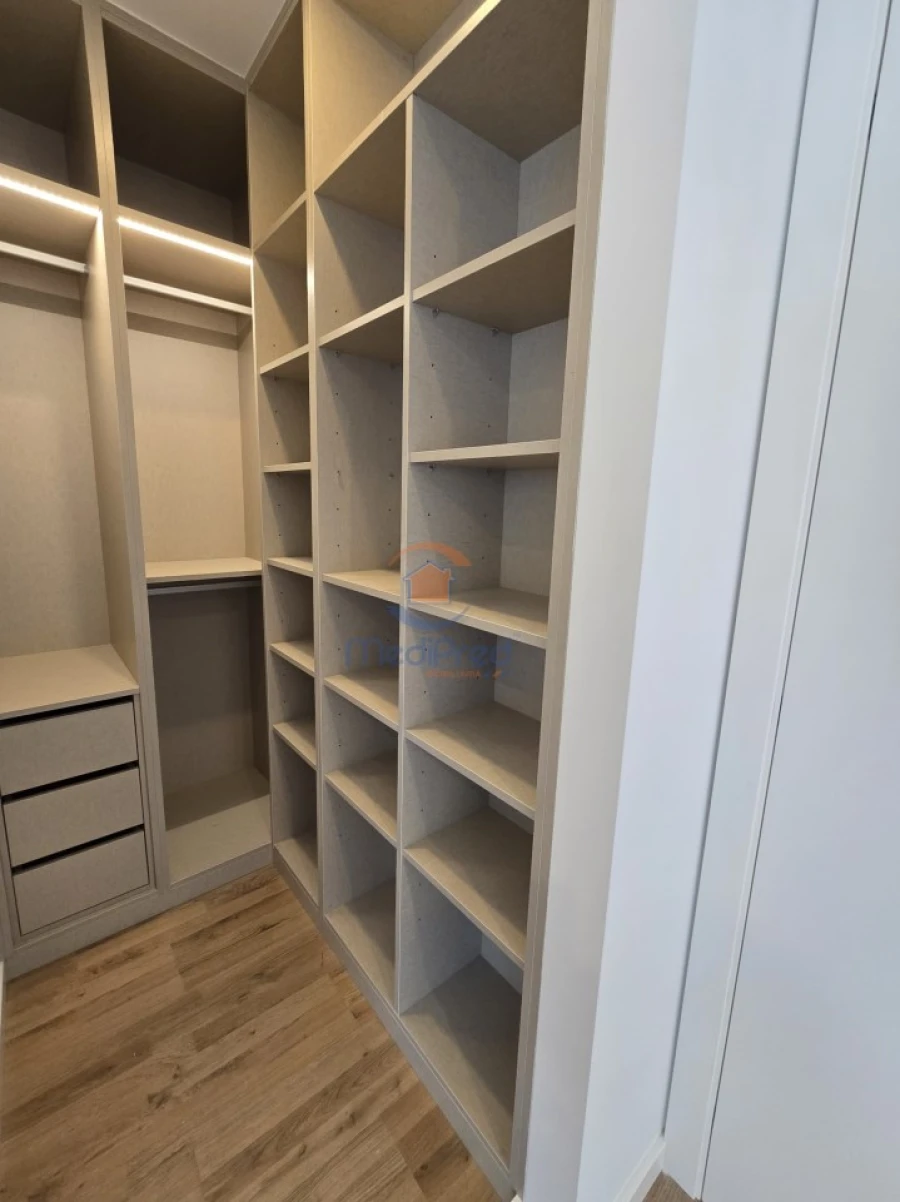 Moradia T4 para Venda em Pontinha e Famões Foto 12