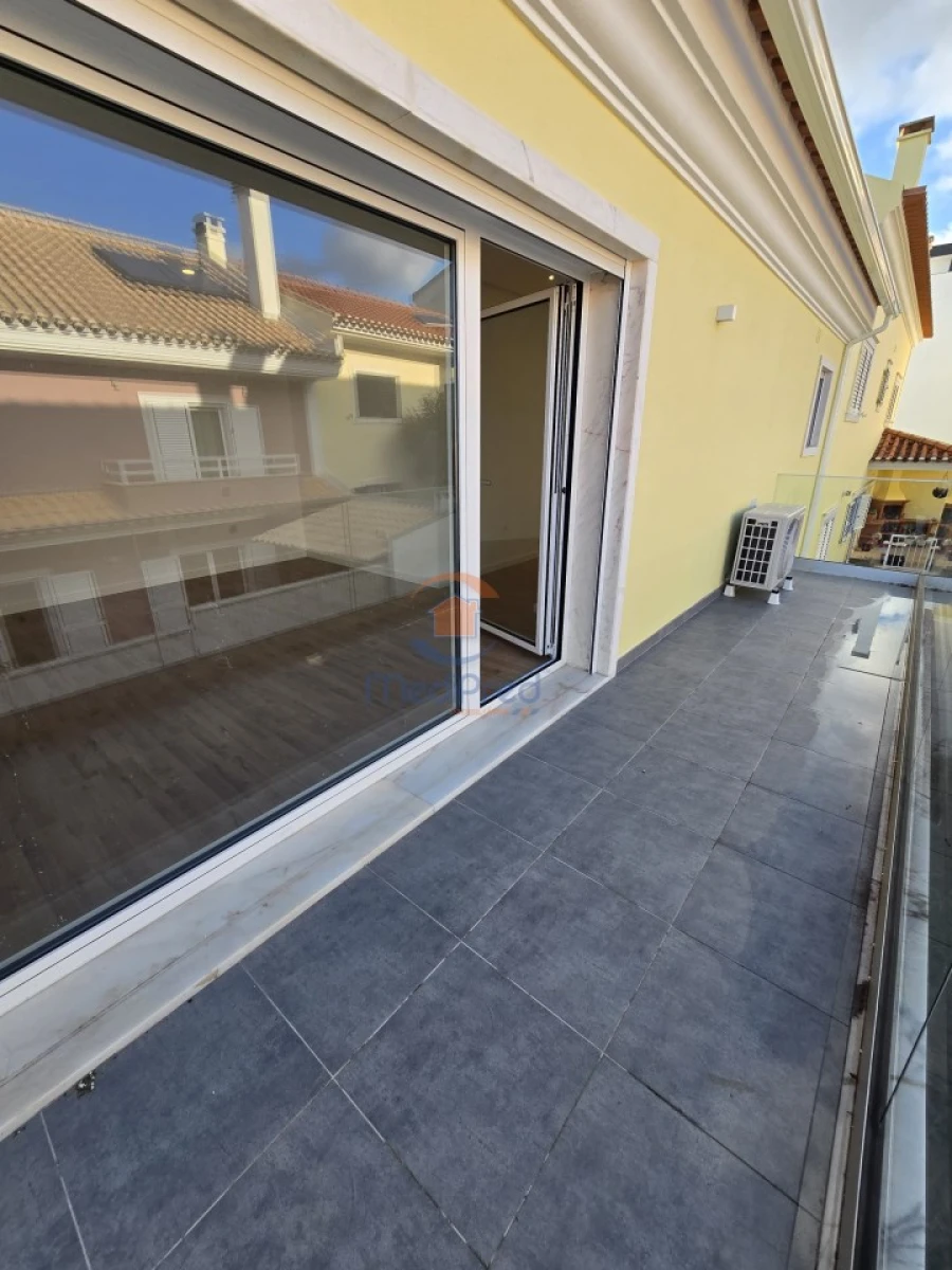 Moradia T4 para Venda em Pontinha e Famões Foto 26