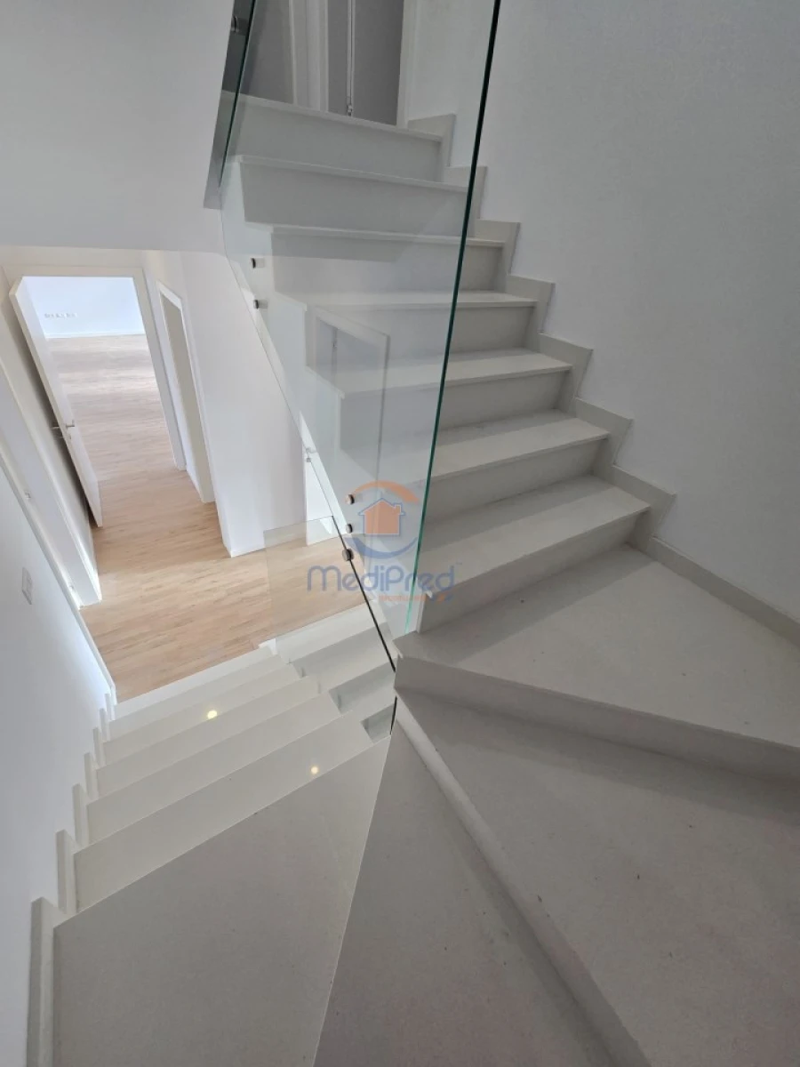 Moradia T4 para Venda em Pontinha e Famões Foto 43