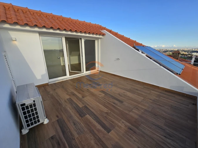 Moradia T4 para Venda em Pontinha e Famões Foto 46