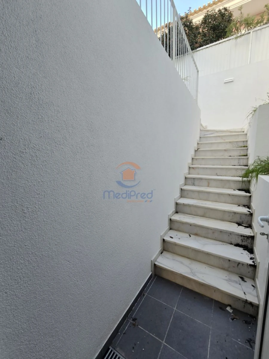 Moradia T4 para Venda em Pontinha e Famões Foto 53