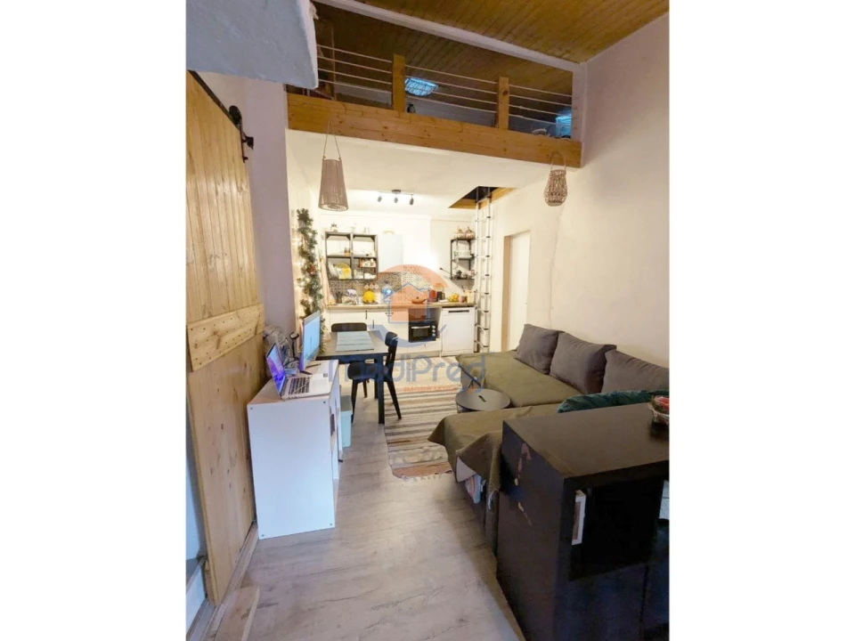 Moradia T2 para Venda em Carvoeira e Carmões Foto 1