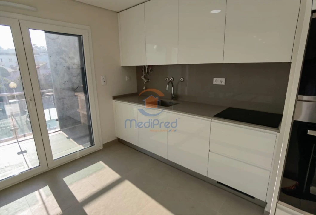 Apartamento T2 para Venda em Santo António dos Cavaleiros e Frielas Foto 3