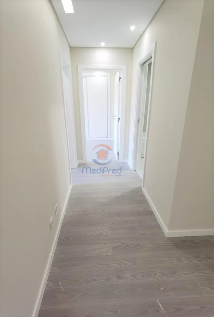 Apartamento T2 para Venda em Santo António dos Cavaleiros e Frielas Foto 9