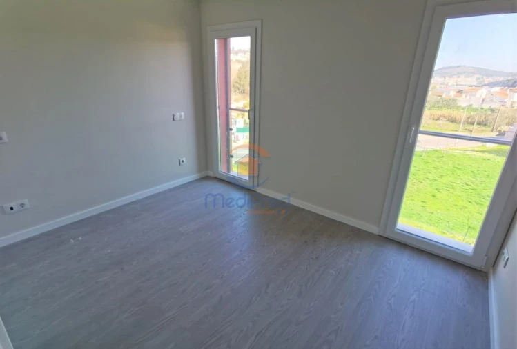 Apartamento T2 para Venda em Santo António dos Cavaleiros e Frielas Foto 13