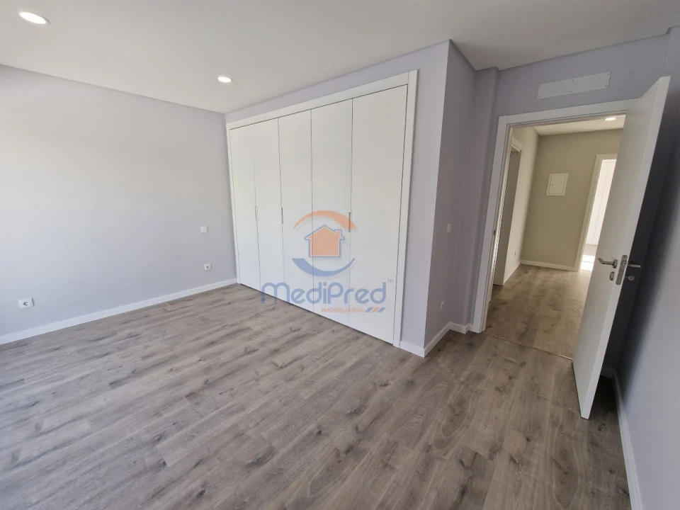 Moradia T3 para Venda em Santa Iria de Azoia, São João da Talha e Bobadela Foto 6