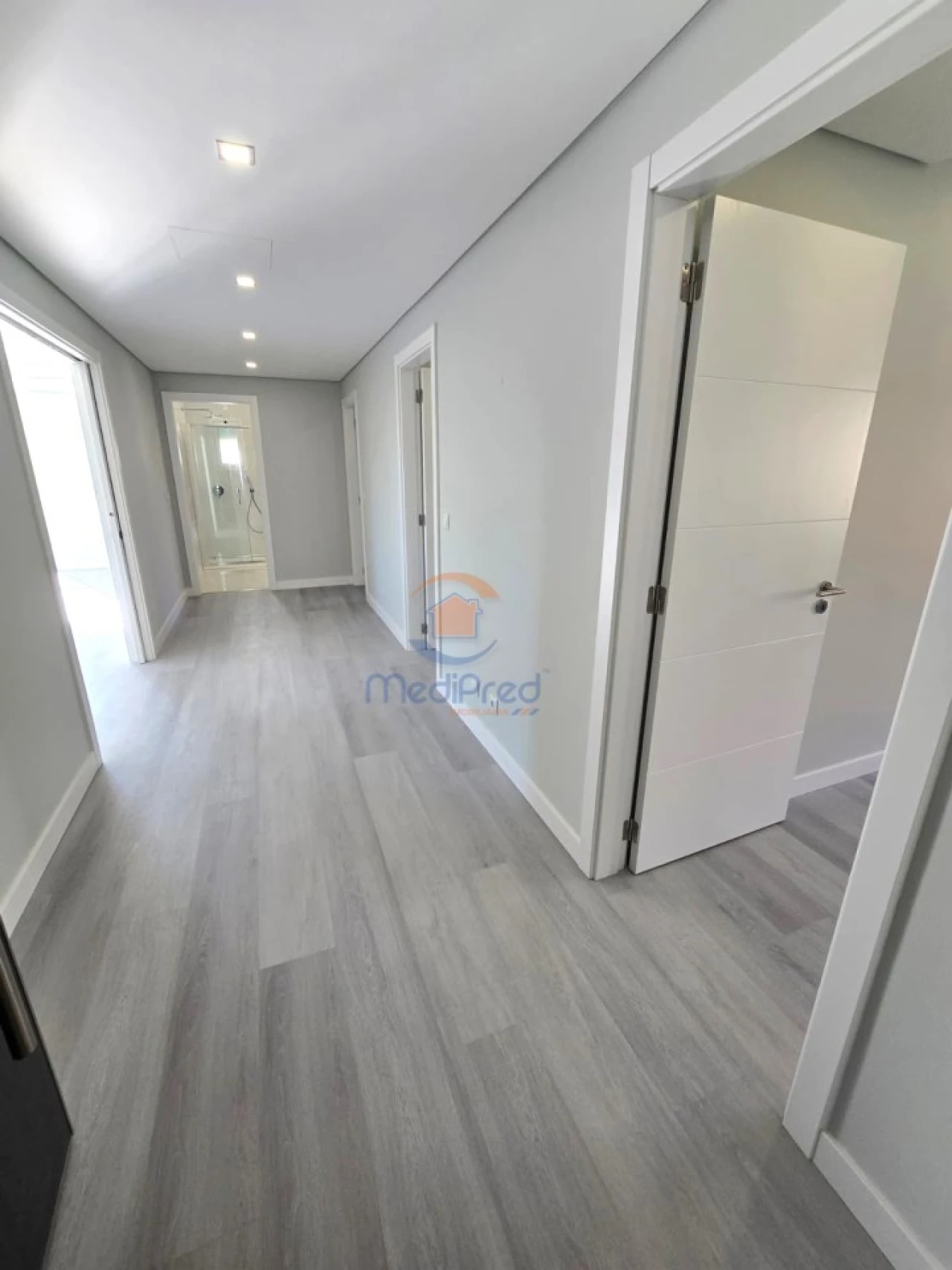 Apartamento T2 para Venda em Ramada e Caneças Foto 9