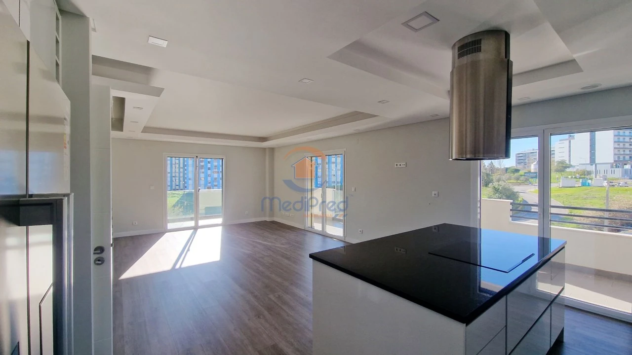 Apartamento T3 para Arrendamento em Ramada e Caneças Foto 8