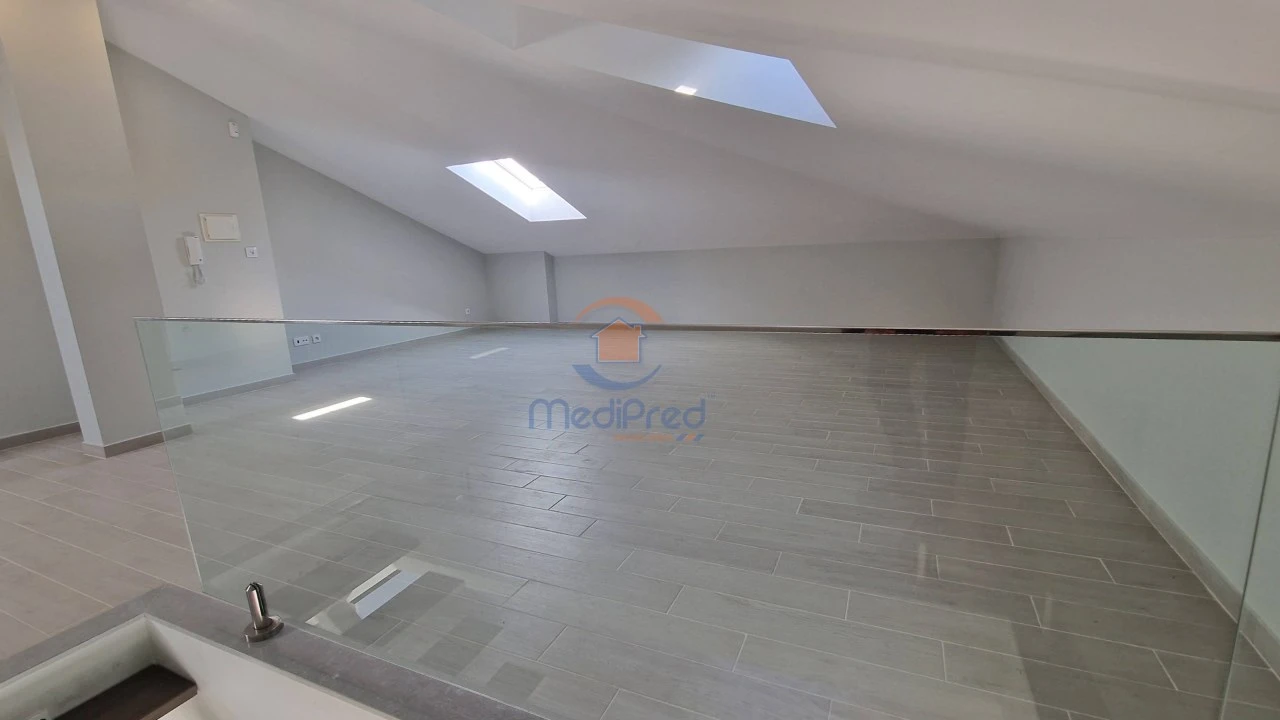 Apartamento T3 para Arrendamento em Ramada e Caneças Foto 27