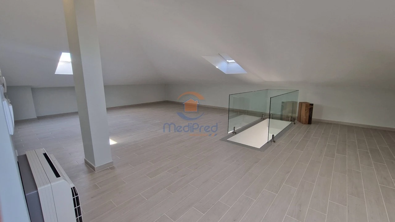 Apartamento T3 para Arrendamento em Ramada e Caneças Foto 29