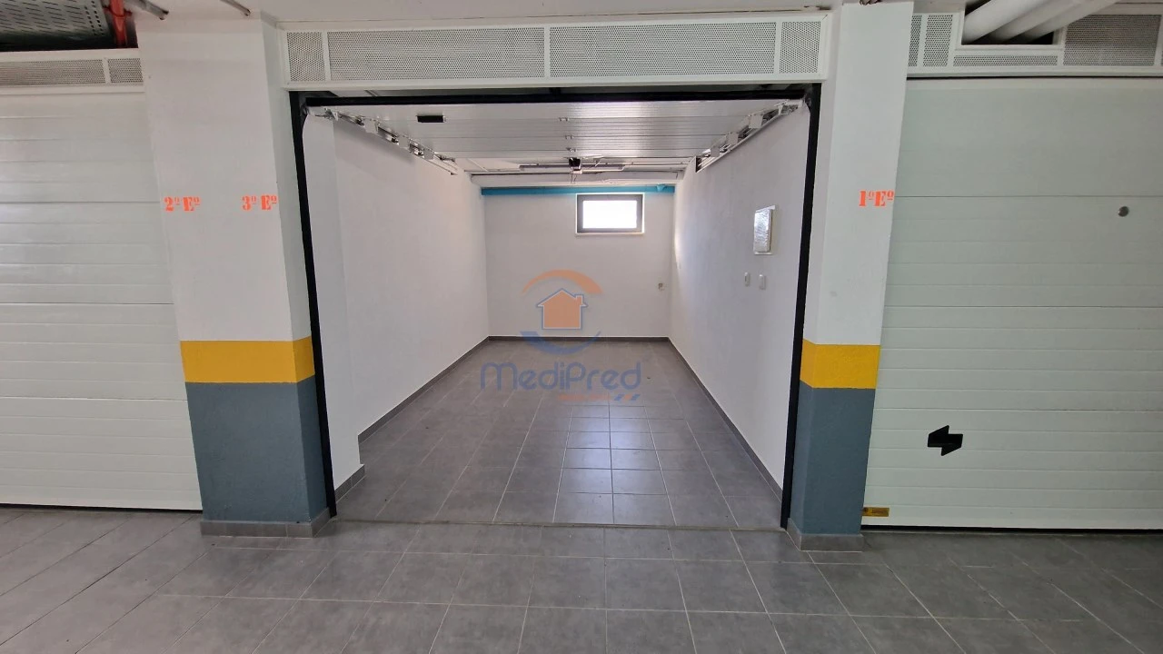 Apartamento T3 para Arrendamento em Ramada e Caneças Foto 31