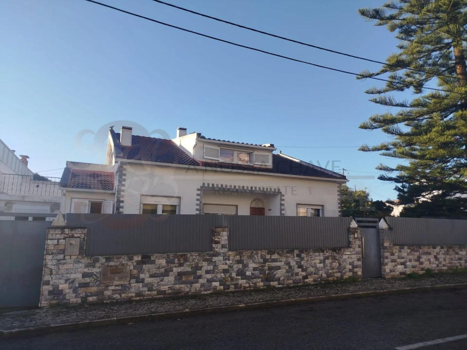 Moradia T4 para Venda em Charneca de Caparica e Sobreda Foto 1