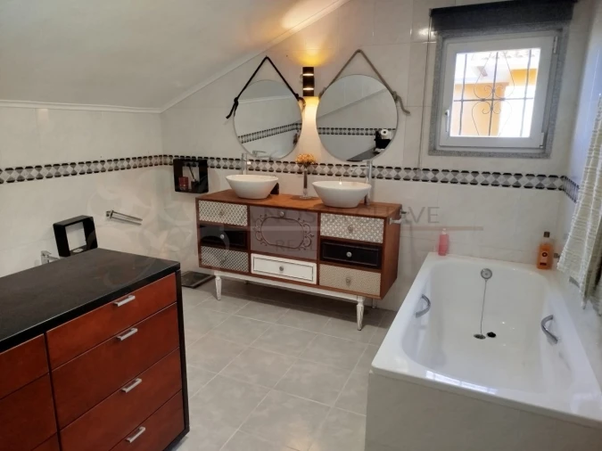 Moradia T4 para Venda em Charneca de Caparica e Sobreda Foto 42