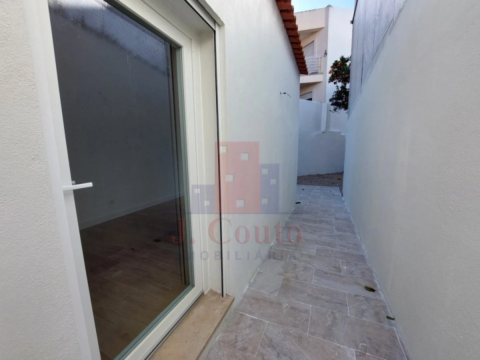 Moradia T2 para Venda em Caldas da Rainha - Santo Onofre e Serra do Bouro Foto 6