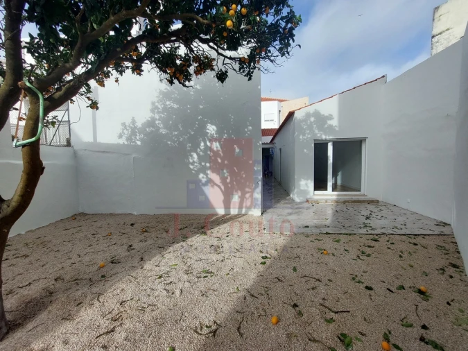 Moradia T2 para Venda em Caldas da Rainha - Santo Onofre e Serra do Bouro Foto 1