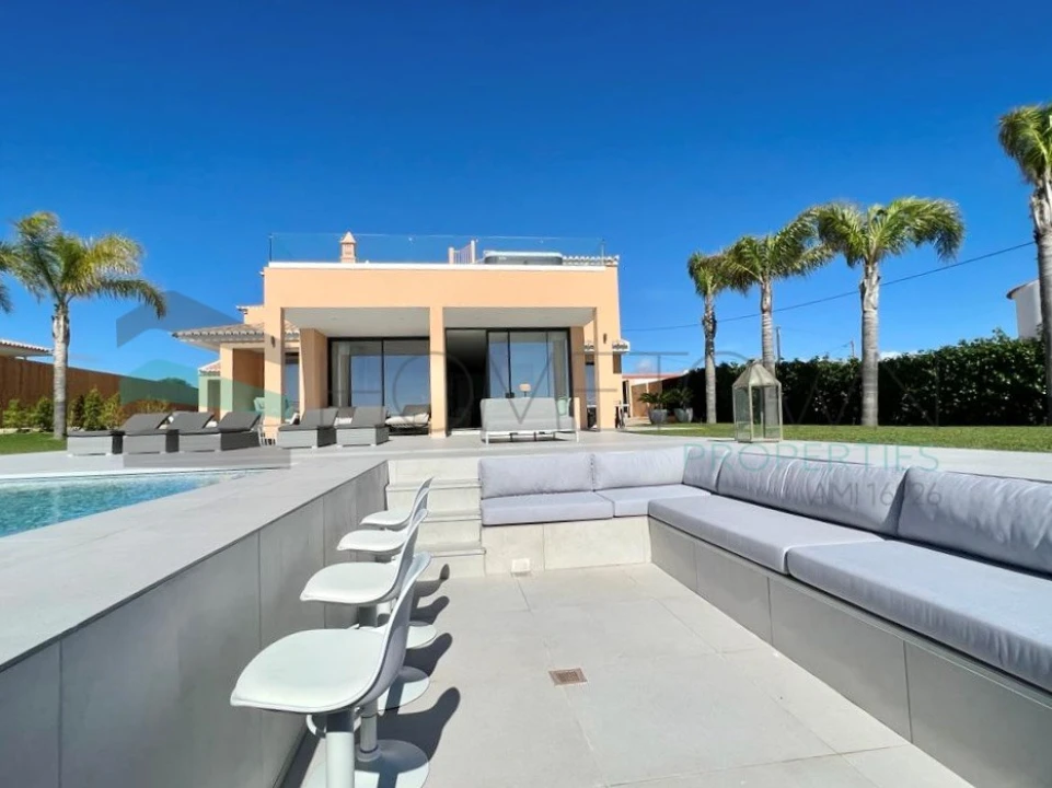 Moradia T5 para Venda em Albufeira e Olhos de Água Foto 5