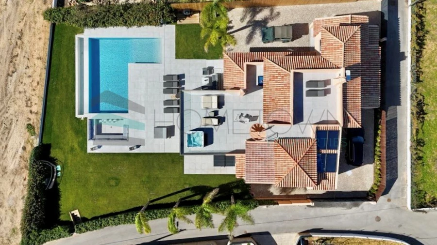 Moradia T5 para Venda em Albufeira e Olhos de Água Foto 11