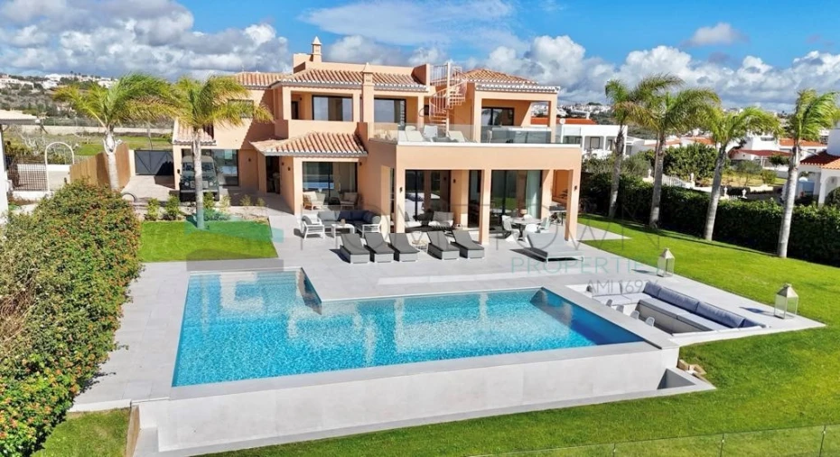 Moradia T5 para Venda em Albufeira e Olhos de Água Foto 12