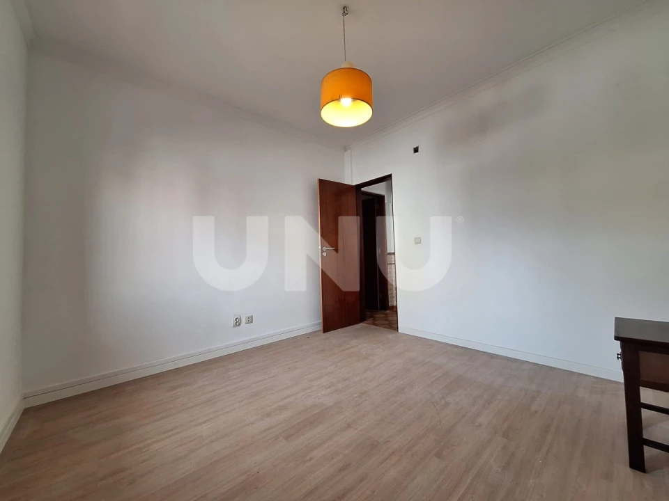 Moradia T3 para Arrendamento em Amora Foto 18